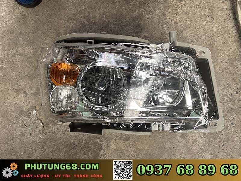 Mặt trước đèn pha howo