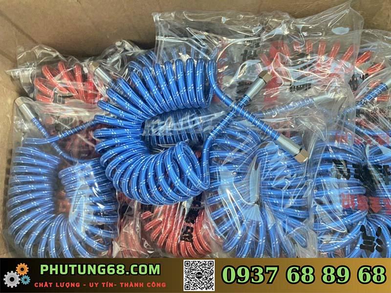 Ống nối hơi móc từ đầu kéo xuống rơ móc